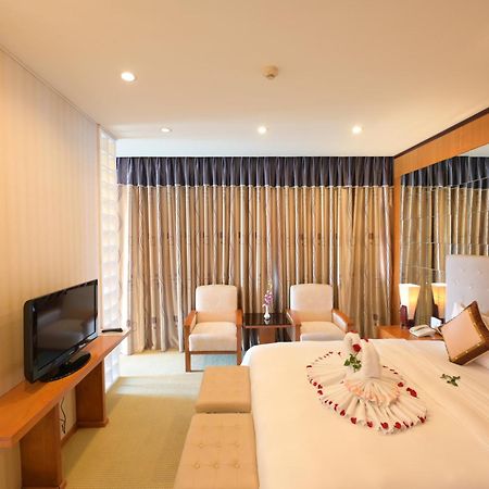 Danang Petro Hotel Extérieur photo