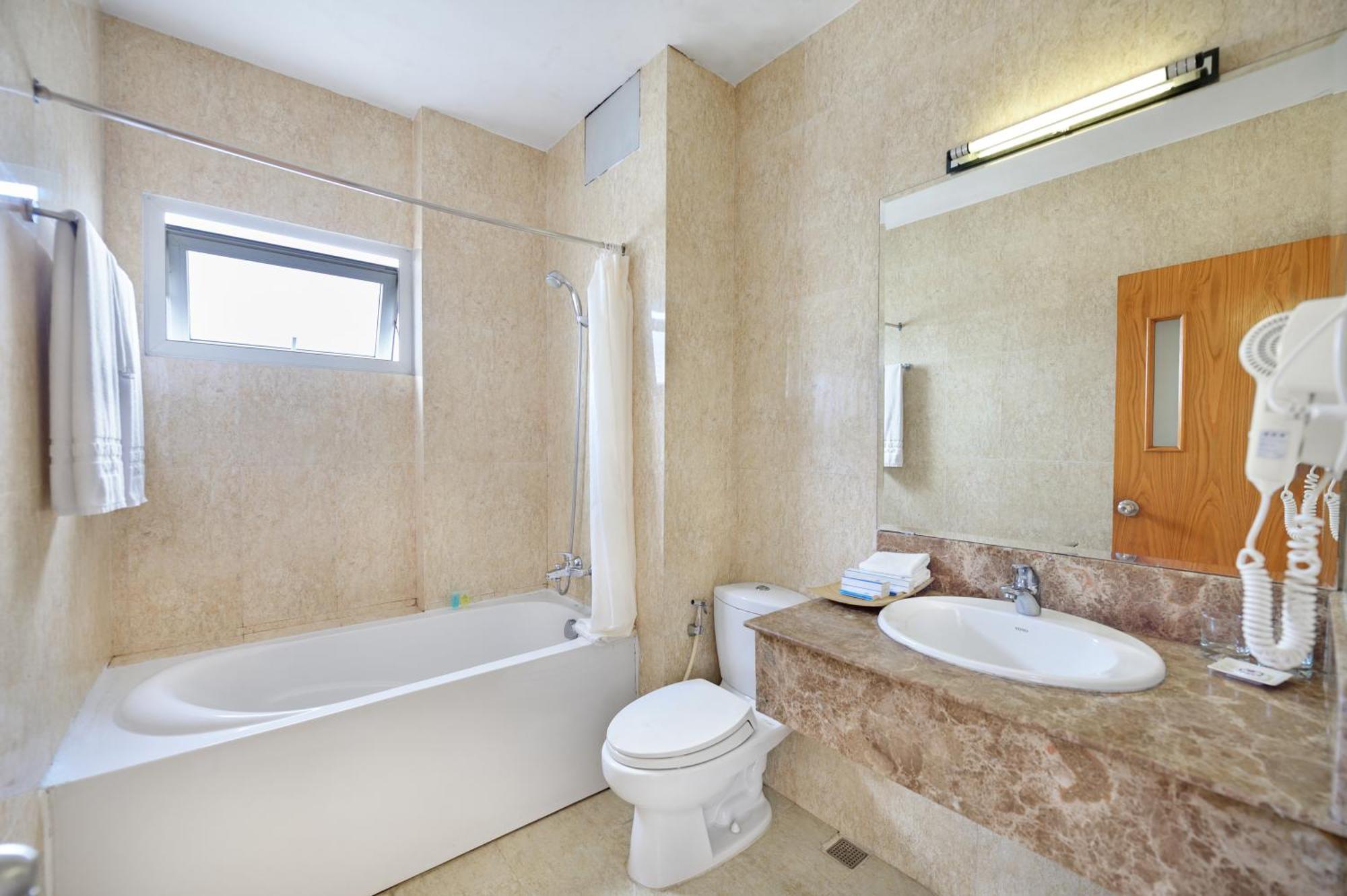 Danang Petro Hotel Extérieur photo