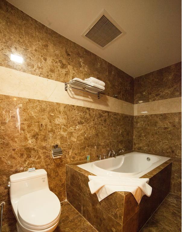 Danang Petro Hotel Extérieur photo